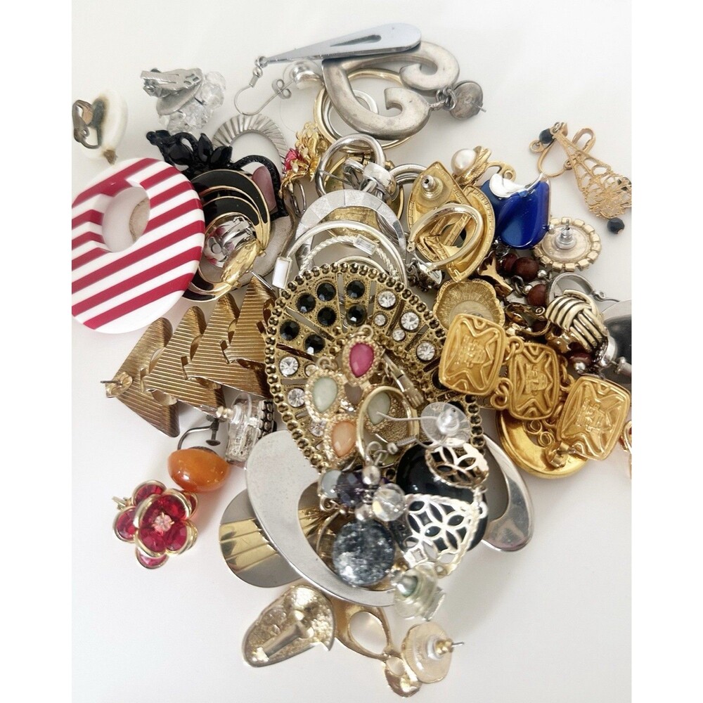 Lot Of 50 Vintage Costume Jewelry Single Earrings Clip On Craft Some Signed